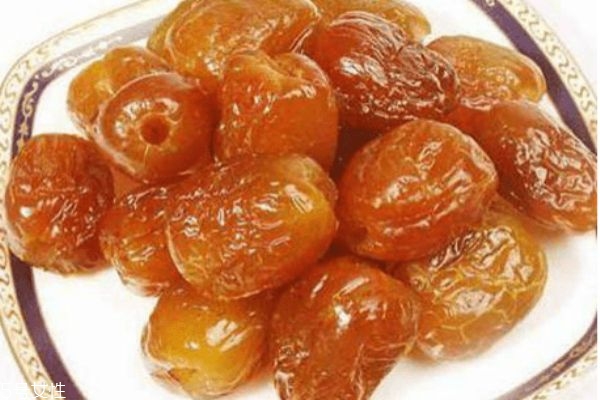 蜜棗可以泡水喝嗎 蜜棗泡水喝有什么好處 蜜棗可以泡水喝嗎 蜜棗泡水喝有什么好處