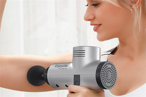 筋膜槍怎么用 筋膜槍的使用方法 筋膜槍怎么用 筋膜槍的使用方法