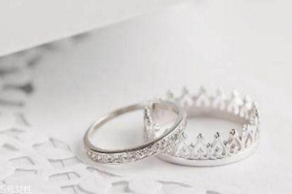 銀器發(fā)黑怎么洗白 8招教你洗白 銀器發(fā)黑怎么洗白 8招教你洗白