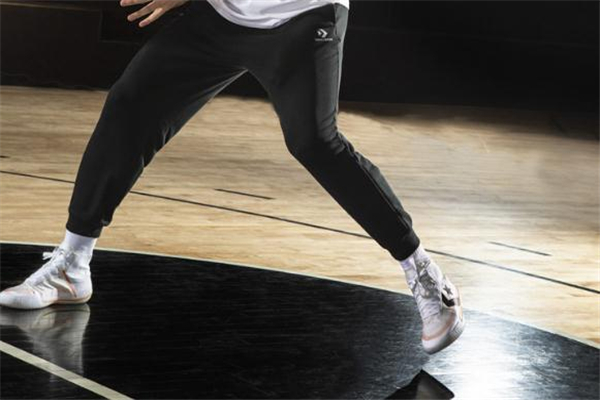 匡威all star pro bb籃球鞋實戰(zhàn)測評 匡威籃球鞋腳感 匡威all star pro bb籃球鞋實戰(zhàn)測評 匡威籃球鞋腳感