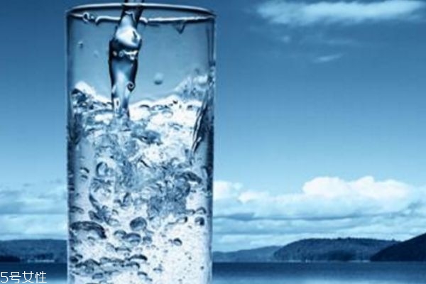 純銀可以煮水喝嗎 純銀泡水喝的作用 純銀可以煮水喝嗎 純銀泡水喝的作用