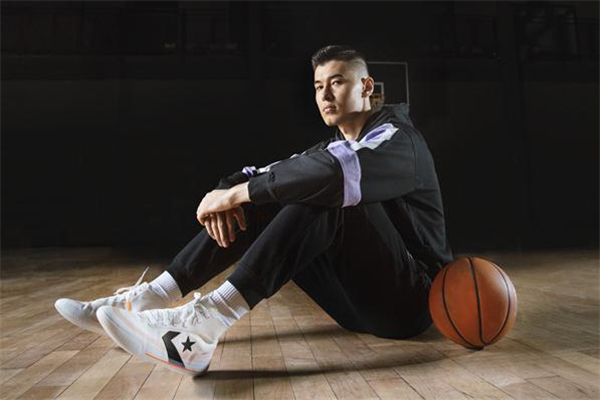 匡威all star pro bb籃球鞋實戰(zhàn)測評 匡威籃球鞋腳感 匡威all star pro bb籃球鞋實戰(zhàn)測評 匡威籃球鞋腳感