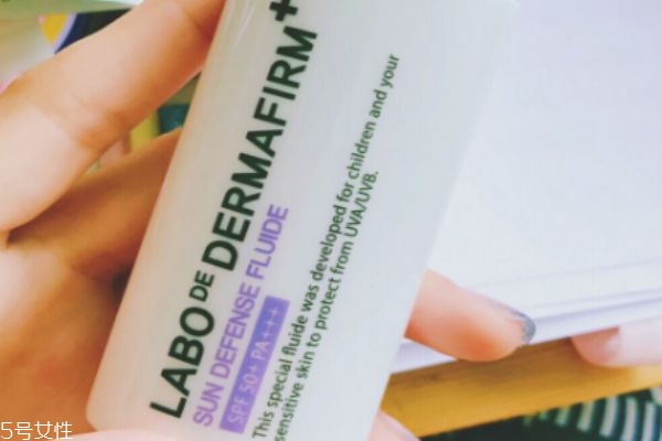 德妃紫蘇防曬和香蒲麗防曬哪個好 根據(jù)需求選擇 德妃紫蘇防曬和香蒲麗防曬哪個好 根據(jù)需求選擇