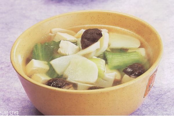 夏天喝什么湯最好 夏天燉湯食譜大全 夏天喝什么湯最好 夏天燉湯食譜大全