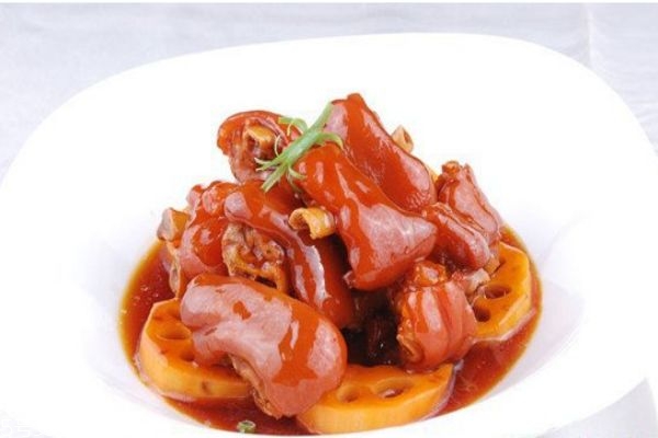 吃豬蹄豐胸嗎 女人吃豬蹄最大的好處 吃豬蹄豐胸嗎 女人吃豬蹄最大的好處