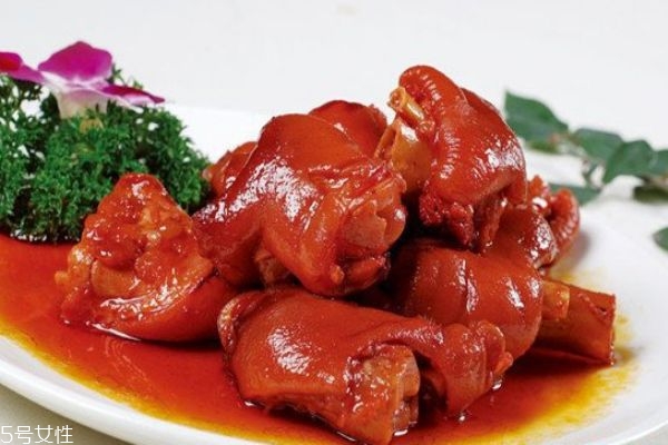 吃豬蹄豐胸嗎 女人吃豬蹄最大的好處 吃豬蹄豐胸嗎 女人吃豬蹄最大的好處