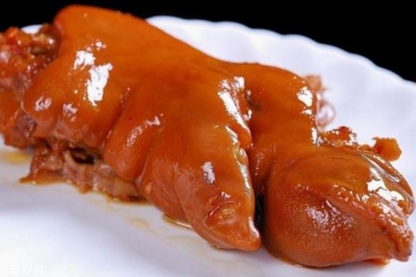 吃豬蹄豐胸嗎 女人吃豬蹄最大的好處 吃豬蹄豐胸嗎 女人吃豬蹄最大的好處