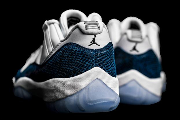 aj11 low藍(lán)蛇開箱測評 aj11 low藍(lán)蛇實物上腳 aj11 low藍(lán)蛇開箱測評 aj11 low藍(lán)蛇實物上腳