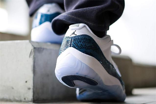 aj11 low藍蛇貨量大嗎 高顏值蛇紋鞋面 aj11 low藍蛇貨量大嗎 高顏值蛇紋鞋面