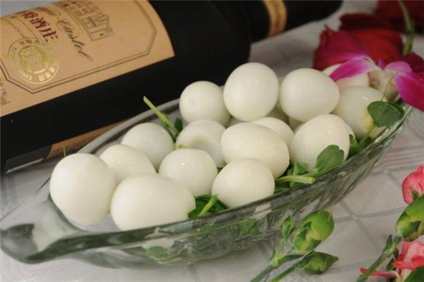 鴿子蛋可以生吃嗎 當(dāng)心有細(xì)菌 鴿子蛋可以生吃嗎 當(dāng)心有細(xì)菌