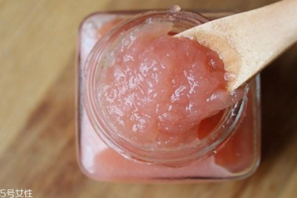 果醬加檸檬汁什么功效 做果醬加檸檬汁的作用 果醬加檸檬汁什么功效 做果醬加檸檬汁的作用