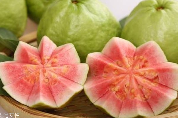 芭樂的皮能吃嗎 芭樂怎么分辨是否成熟 芭樂的皮能吃嗎 芭樂怎么分辨是否成熟