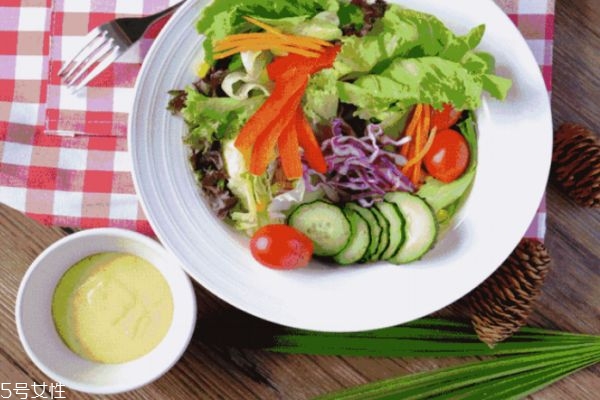 中午怎么吃能減肥 4個(gè)飲食減肥小技巧 中午怎么吃能減肥 4個(gè)飲食減肥小技巧