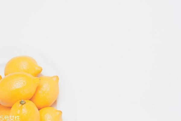 檸檬敷臉可以祛痘嗎 檸檬敷臉的注意事項 檸檬敷臉可以祛痘嗎 檸檬敷臉的注意事項
