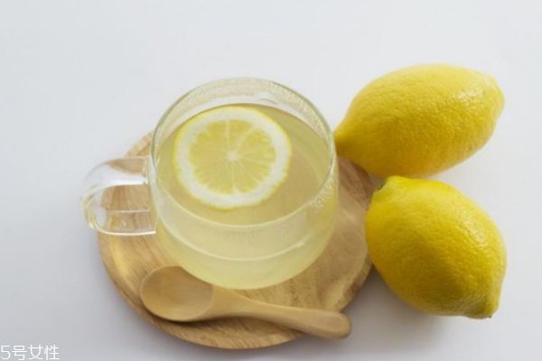 自制檸檬面膜有哪些 檸檬面膜的功效與作用 自制檸檬面膜有哪些 檸檬面膜的功效與作用