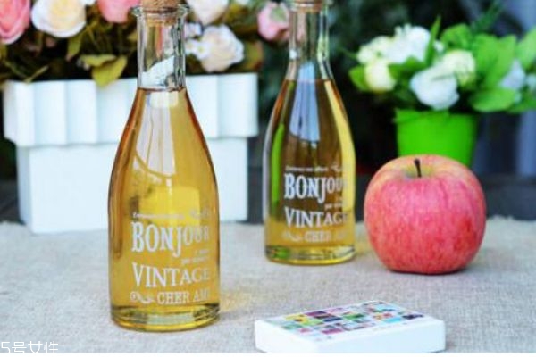 蘋(píng)果醋可以直接喝嗎 蘋(píng)果醋怎么喝好喝 蘋(píng)果醋可以直接喝嗎 蘋(píng)果醋怎么喝好喝