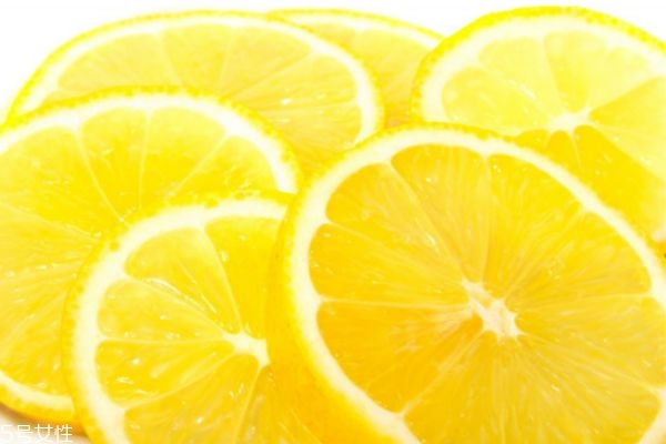 自制檸檬面膜有哪些 檸檬面膜的功效與作用 自制檸檬面膜有哪些 檸檬面膜的功效與作用