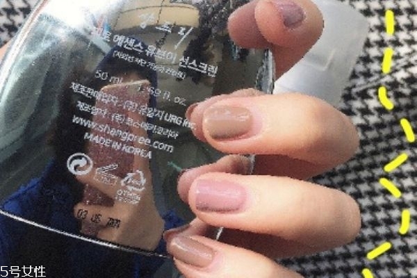 香蒲麗防曬霜和安耐曬哪個(gè)好用 香蒲麗防曬霜測評