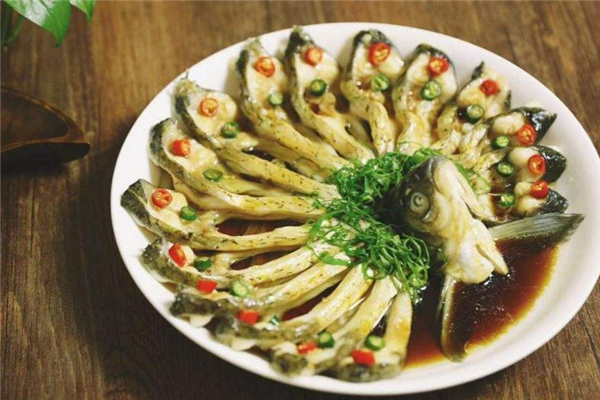 孔雀開屏魚用什么魚好 有多種選擇 孔雀開屏魚用什么魚好 有多種選擇