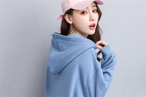 連帽衛(wèi)衣什么顏色好看 春季流行色 連帽衛(wèi)衣什么顏色好看 春季流行色
