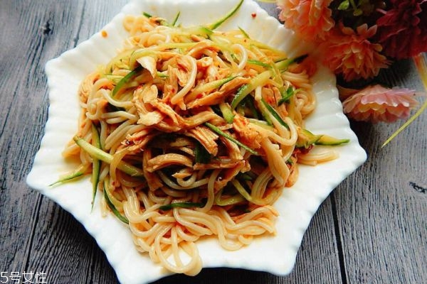 涼拌米線怎么做 涼拌米線的做法 涼拌米線怎么做 涼拌米線的做法