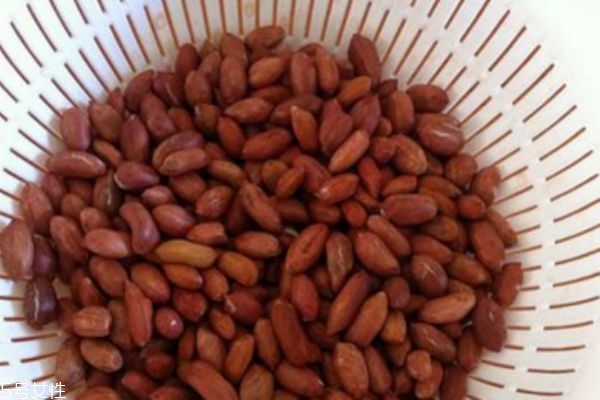 花生米泡醋能降血壓?jiǎn)?怎么吃才將血壓 花生米泡醋能降血壓?jiǎn)?怎么吃才將血壓