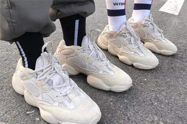 yeezy 500能用防水噴霧嗎 要選對種類 yeezy 500能用防水噴霧嗎 要選對種類