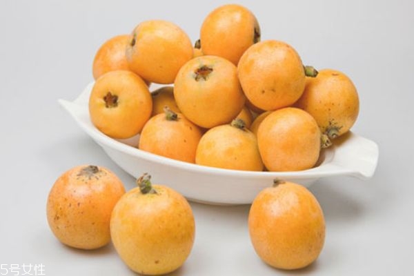 怎么剝枇杷不臟手 枇杷膏的做法 怎么剝枇杷不臟手 枇杷膏的做法