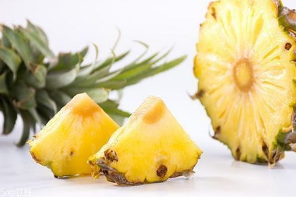 切開的菠蘿怎么保存 菠蘿切開后可以放多久 切開的菠蘿怎么保存 菠蘿切開后可以放多久