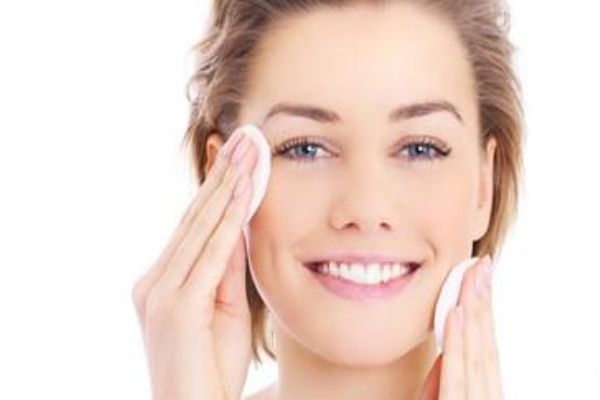 面部拔罐的注意事項 這種類型的痘痘最適合面部拔罐 面部拔罐的注意事項 這種類型的痘痘最適合面部拔罐