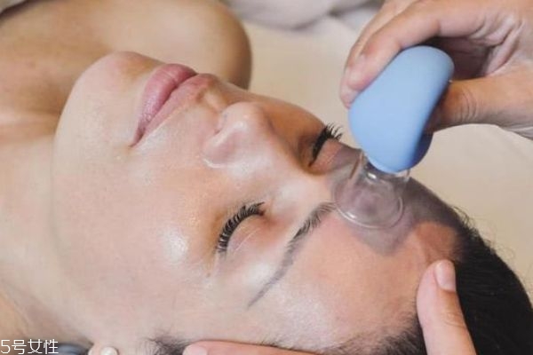 面部拔罐的注意事項 這種類型的痘痘最適合面部拔罐 面部拔罐的注意事項 這種類型的痘痘最適合面部拔罐