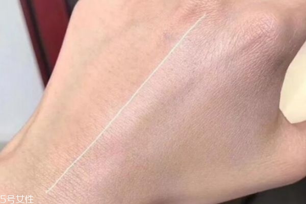 愛(ài)敬新款和老款區(qū)別 愛(ài)敬氣墊白色和粉色區(qū)別 愛(ài)敬新款和老款區(qū)別 愛(ài)敬氣墊白色和粉色區(qū)別