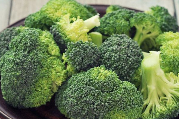 西蘭花可以蒸著吃嗎 西蘭花功效 西蘭花可以蒸著吃嗎 西蘭花功效