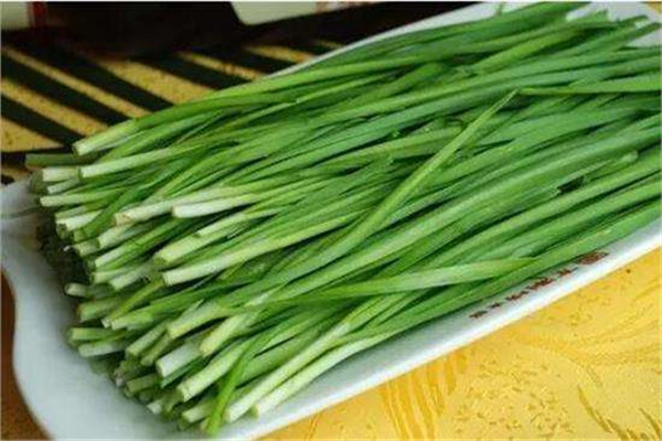 蝦仁能和韭菜一起吃嗎 韭菜的功效 蝦仁能和韭菜一起吃嗎 韭菜的功效