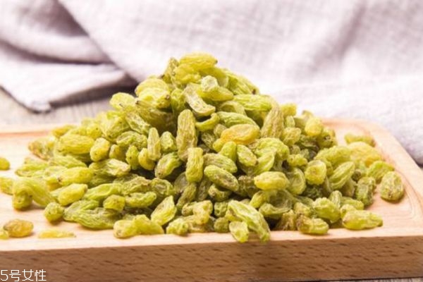 葡萄干是提子做的嗎 葡萄干好還是提子干好 葡萄干是提子做的嗎 葡萄干好還是提子干好