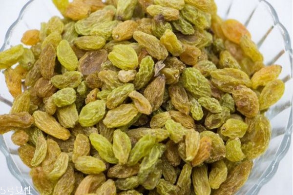 葡萄干是提子做的嗎 葡萄干好還是提子干好 葡萄干是提子做的嗎 葡萄干好還是提子干好