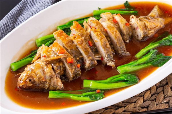 皮膚過敏能吃鯪魚嗎 當(dāng)心加重癥狀 皮膚過敏能吃鯪魚嗎 當(dāng)心加重癥狀