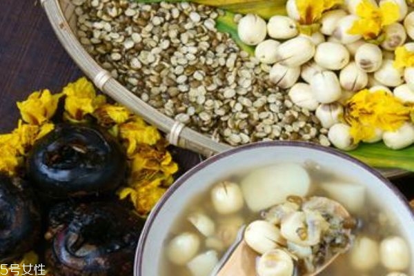 蓮子發(fā)黑了能不能吃 視情況而定 蓮子發(fā)黑了能不能吃 視情況而定