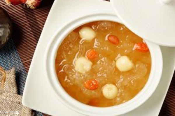 蓮子發(fā)黑了能不能吃 視情況而定 蓮子發(fā)黑了能不能吃 視情況而定