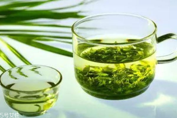 蓮子心泡水能長(zhǎng)期喝嗎 喝蓮子心泡水的注意事項(xiàng) 蓮子心泡水能長(zhǎng)期喝嗎 喝蓮子心泡水的注意事項(xiàng)