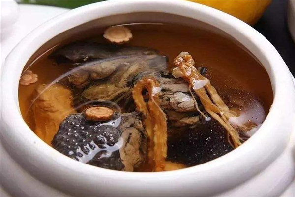 產(chǎn)婦可以吃烏雞嗎 要注意這些 產(chǎn)婦可以吃烏雞嗎 要注意這些