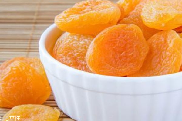 杏干孕婦可以吃嗎 吃杏子會(huì)流產(chǎn)嗎 杏干孕婦可以吃嗎 吃杏子會(huì)流產(chǎn)嗎