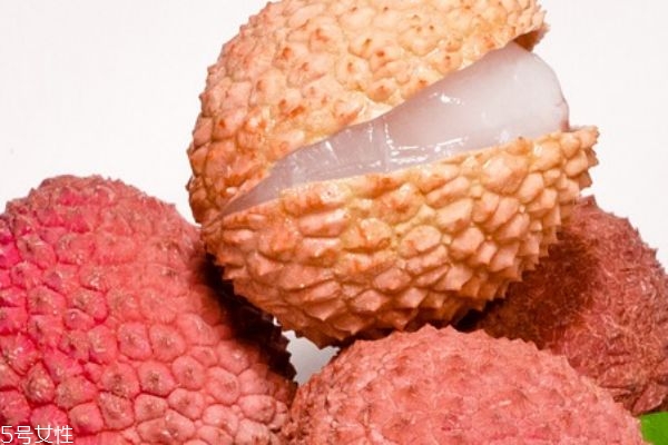 荔枝怎么剝皮去核 教你如何快速剝皮 荔枝怎么剝皮去核 教你如何快速剝皮