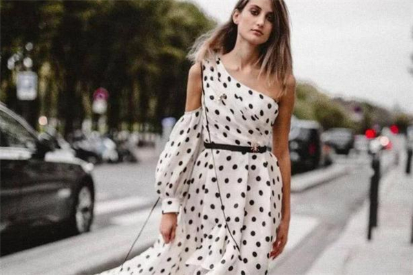 五一旅游穿什么衣服好看 三條萬(wàn)能神仙裙 五一旅游穿什么衣服好看 三條萬(wàn)能神仙裙