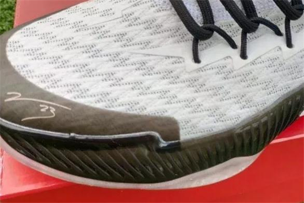 匹克閃電2019測評(píng) 路威版閃電2019開箱報(bào)告