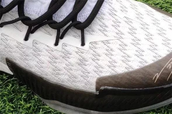 匹克閃電2019測評(píng) 路威版閃電2019開箱報(bào)告