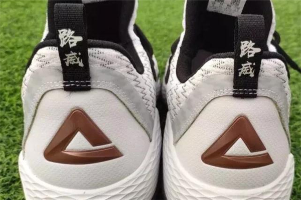 匹克閃電2019測評(píng) 路威版閃電2019開箱報(bào)告