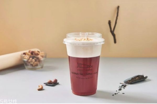 奶霜與奶蓋是同一種嗎 奶霜和奶蓋的區(qū)別