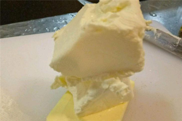 奶油奶酪和芝士的區(qū)別 和發(fā)酵有關(guān) 奶油奶酪和芝士的區(qū)別 和發(fā)酵有關(guān)