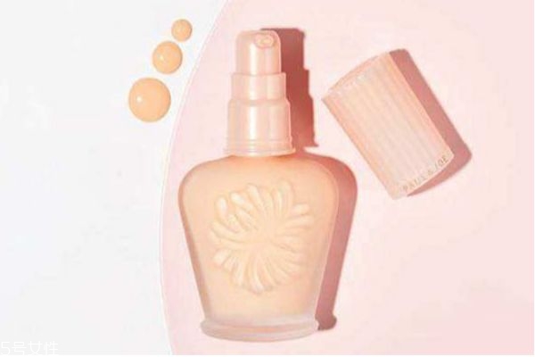 搪瓷隔離和羅拉妝前乳哪個好 妝前乳和隔離霜的區(qū)別 搪瓷隔離和羅拉妝前乳哪個好 妝前乳和隔離霜的區(qū)別